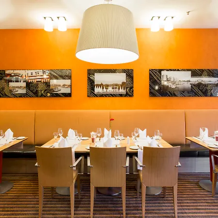 杜斯堡美居酒店 酒店 4*