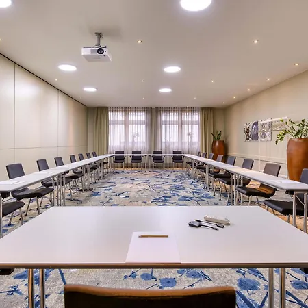 杜斯堡美居酒店