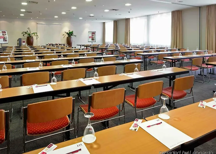 杜斯堡美居酒店 酒店